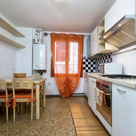 R4 Charme Apartment