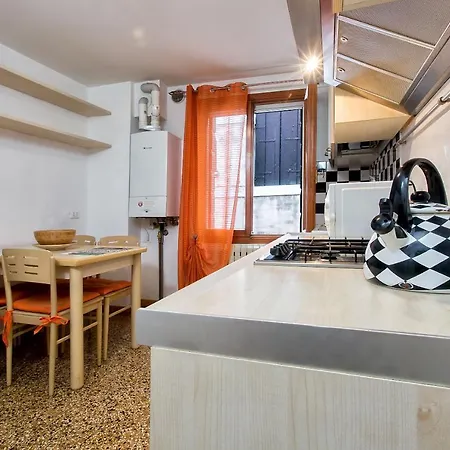 Apartment R4 Charme Venice